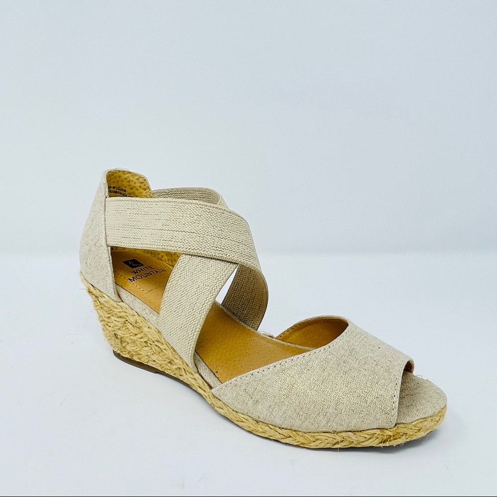 White Mountain Hudlin Wedge Sandals in Beige with Gold Womans Shoes